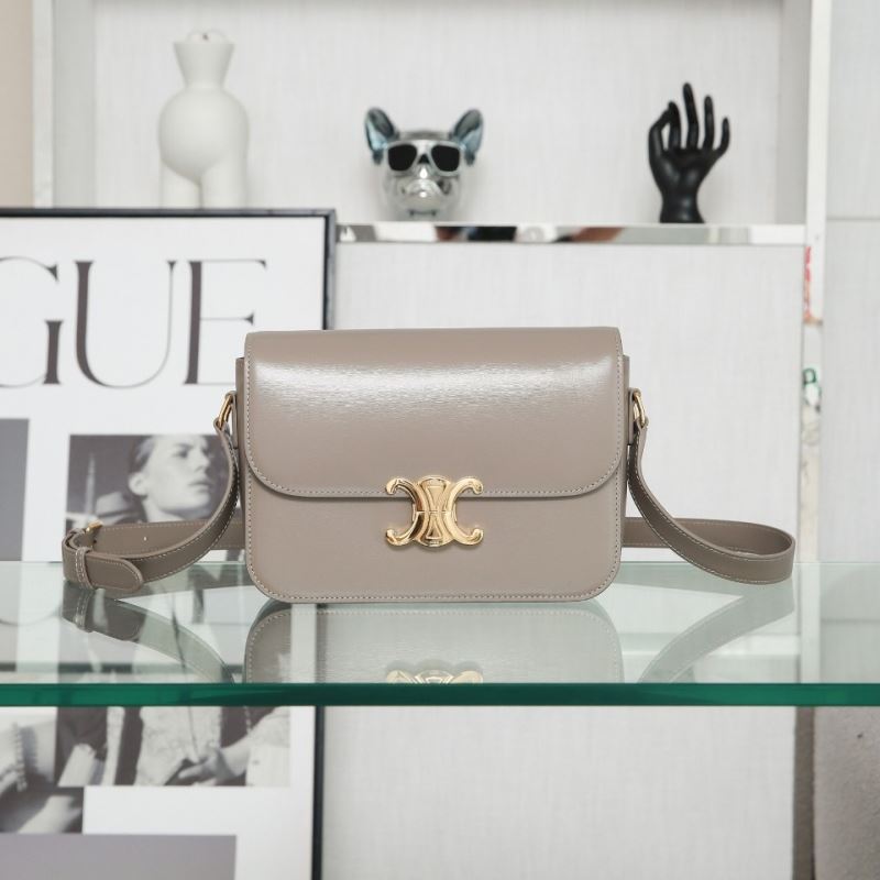 Ce1i*e triomphe bags